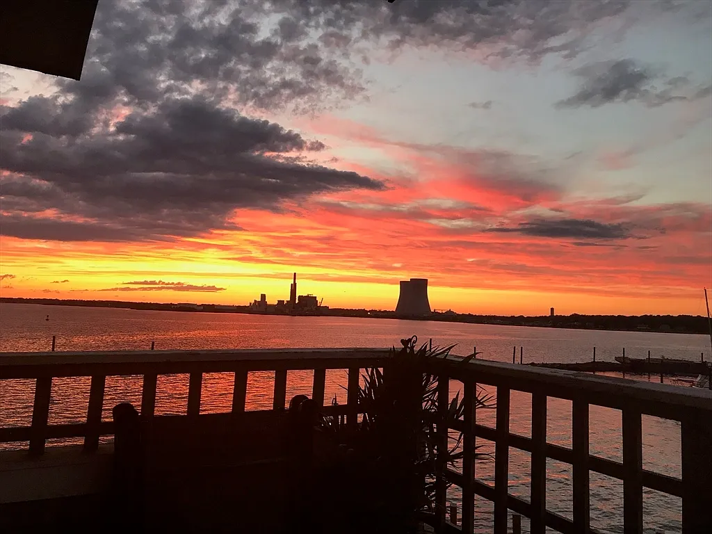 ae72458479d12d1df935a4b2b4833905-uncropped_scaled_within_1344_1008