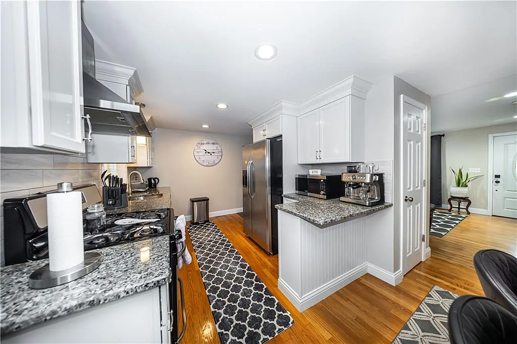 3945968cb4587a2822e793b8ed381923-uncropped_scaled_within_1536_1152