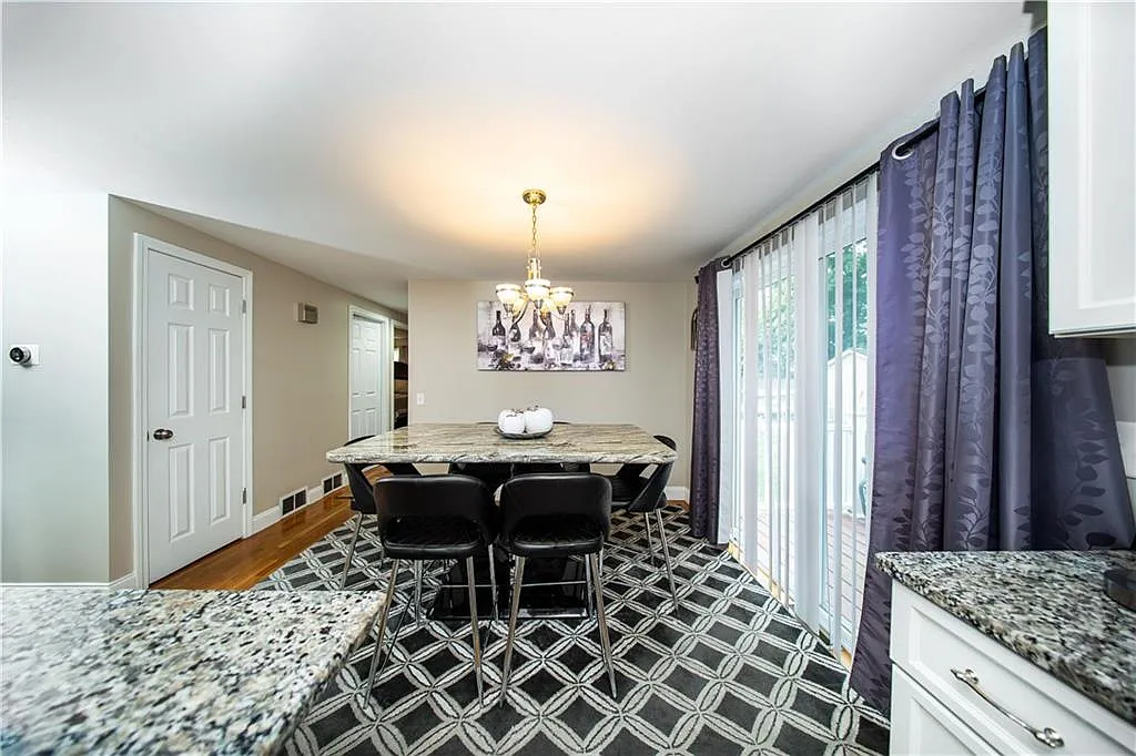 52a36f4d0cd0d580baa100fd12ce0521-uncropped_scaled_within_1536_1152