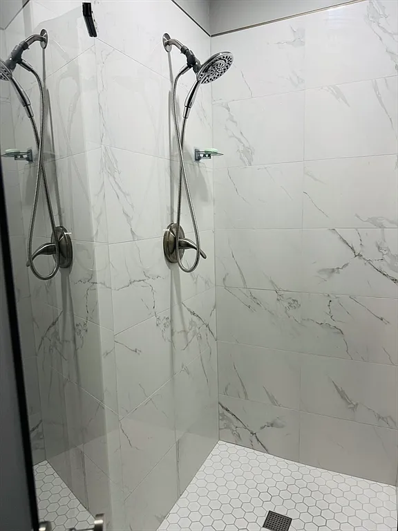 976cff4cb1e932463667c4e6d4b1d04b-uncropped_scaled_within_1536_1152