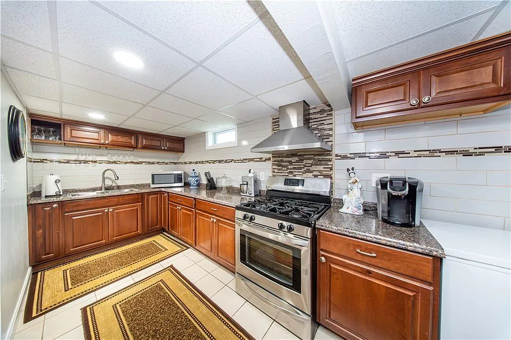 ba3bb2278565beafb1a515363e4e8a1e-uncropped_scaled_within_1536_1152