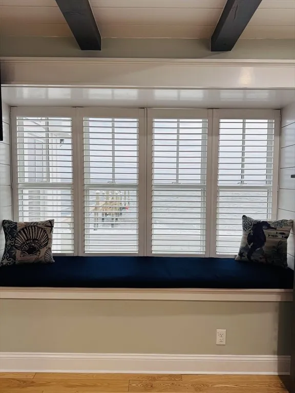 dcffd32df75cd607ecb44946374fc8ccl-m100997812rd-w1280_h960